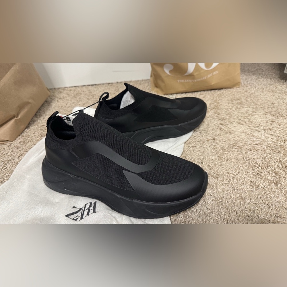 Zara Men's Black Slip-On Sneakers